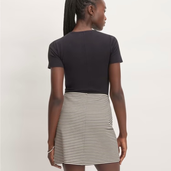 Everlane The Supima Form Crew Neck Tee black excellent condition size small - Picture 2 of 3